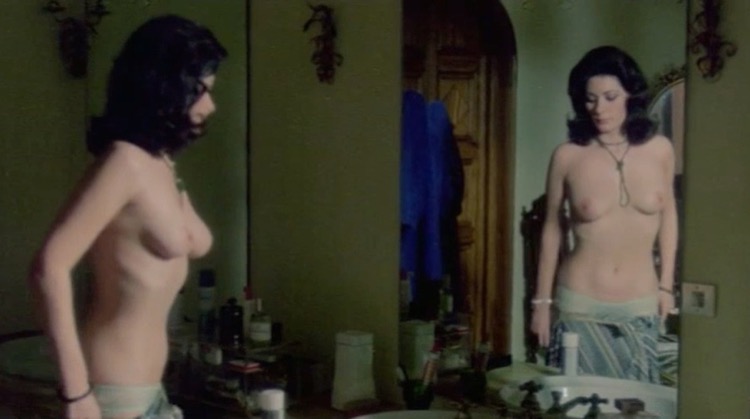 L'insegnante nude scenes preview L'insegnante nude scenes